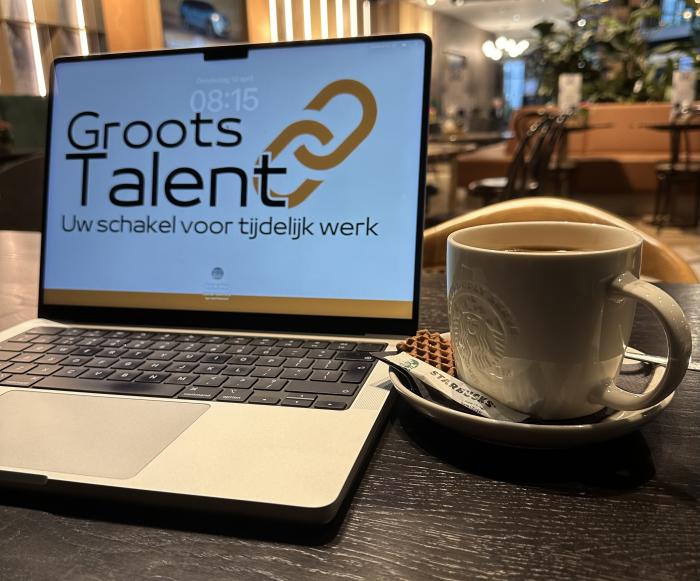 Koffiemok + Computerscherm